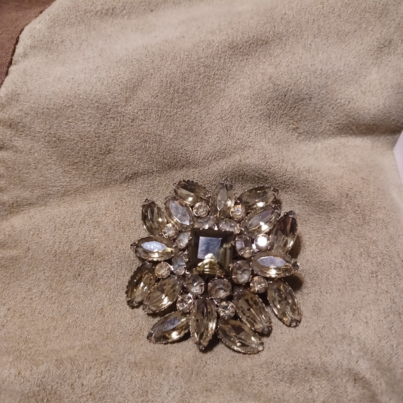 no brand Jewelry - Yes